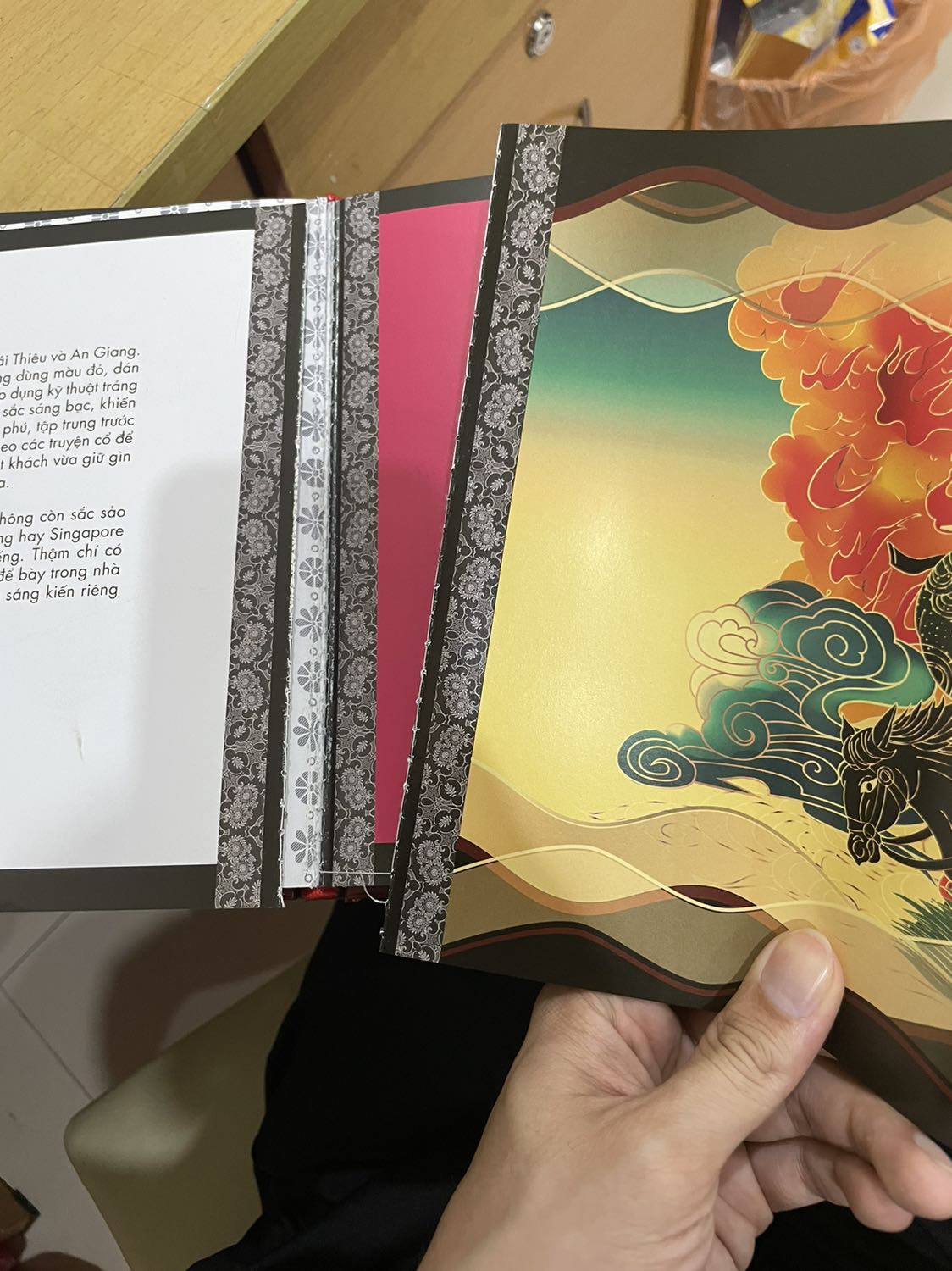 Mình mới mua sáng nay, mở ra tới trang gần cuối thấy, Sách bị rớt trang, mình đổi trả được không shop