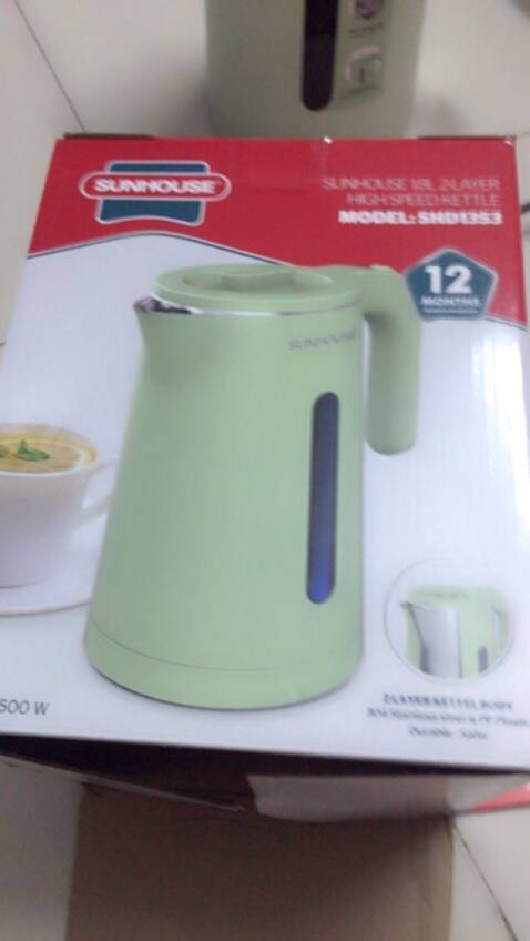 Bình đun rất ưng ý đúng như mô tả, inox bên trong sáng không tỳ vết, màu lá rất thích,dây điện hơi ngắn, chưa dùng qua không biết có bền,bình thấy cứng cáp đẹp nên cho shop 5 sao