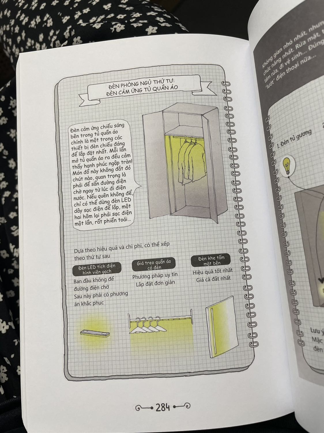 Tiki giao đỉnh thật sự, sáng đặt hàng chiều đã có hàng rồi ^^ là đứa mê nhà cửa nên cuốn sách này vừa thông báo cái mình đã quất ngay và luôn. Cảm quan đầu tiên về bìa sách là màu xanh lá khá bắt mắt với 2 phần, bìa ngoài thì là hình minh hoạ còn bìa trong có cái bàn nhỏ mà chụp lên ảnh xinh quá trời. Nội dung thì ngay lúc mở ra mình đã wow luôn vì toàn tranh vẽ cực tỉ mỉ và tâm huyết từ cái bàn để đâu, cái đèn trông thế nào hợp,... đọc rất dễ hiểu chứ không phải lý thuyết đâu nên áp dụng được nhiều lắm. Cuốn sách này mình nghĩ như cẩm nang cầm tay cho các bạn thích trang trí nhà cửa, chán chán lại lôi đồ ra xếp lại miễn theo bố cục trong sách là oke hehe ? cực rcm cho mn nhaaaa ???