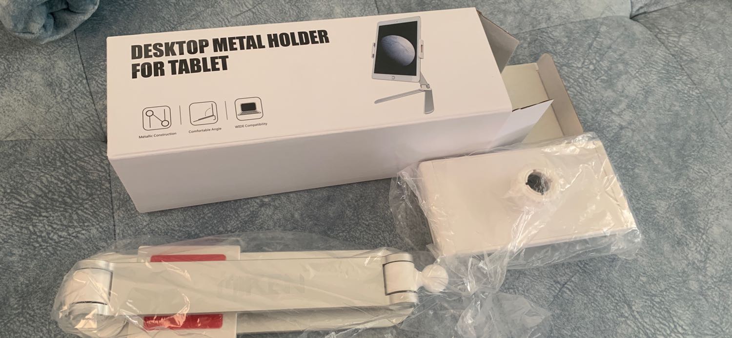 Sp đẹp lắm, mình chưa thử bắt tường chỉ mới để bàn, tiện lợi và đẹp