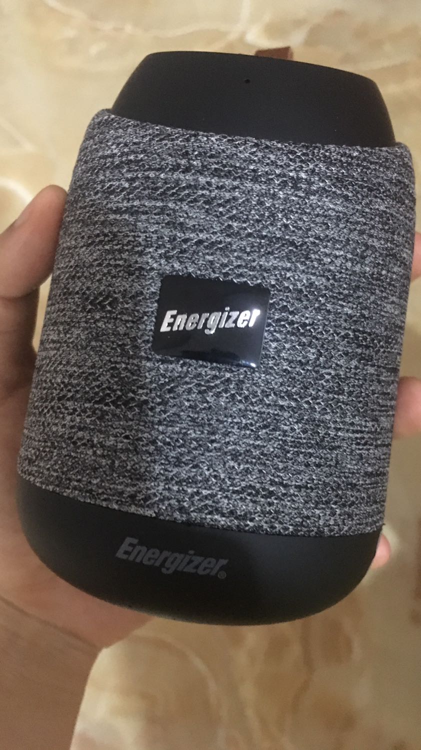 Hàng đóng gói tốt, vận chuyển nhanh, đầy đủ phiếu bảo hành và sạc đi kèm. Âm thanh ổn, thích chức năng sạc