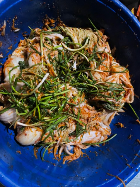 đóng gói bỏ hộp.k bọc chống sốc j.nhìn chung là sốt cũng sệt,mùi ok.chưa nếm thử nh có vẻ ổn chứ k dùng bột ớt đểu.
Hd sd là 1g cho 1kg nh mình nghĩ là 3g cho 2kg là ổn.