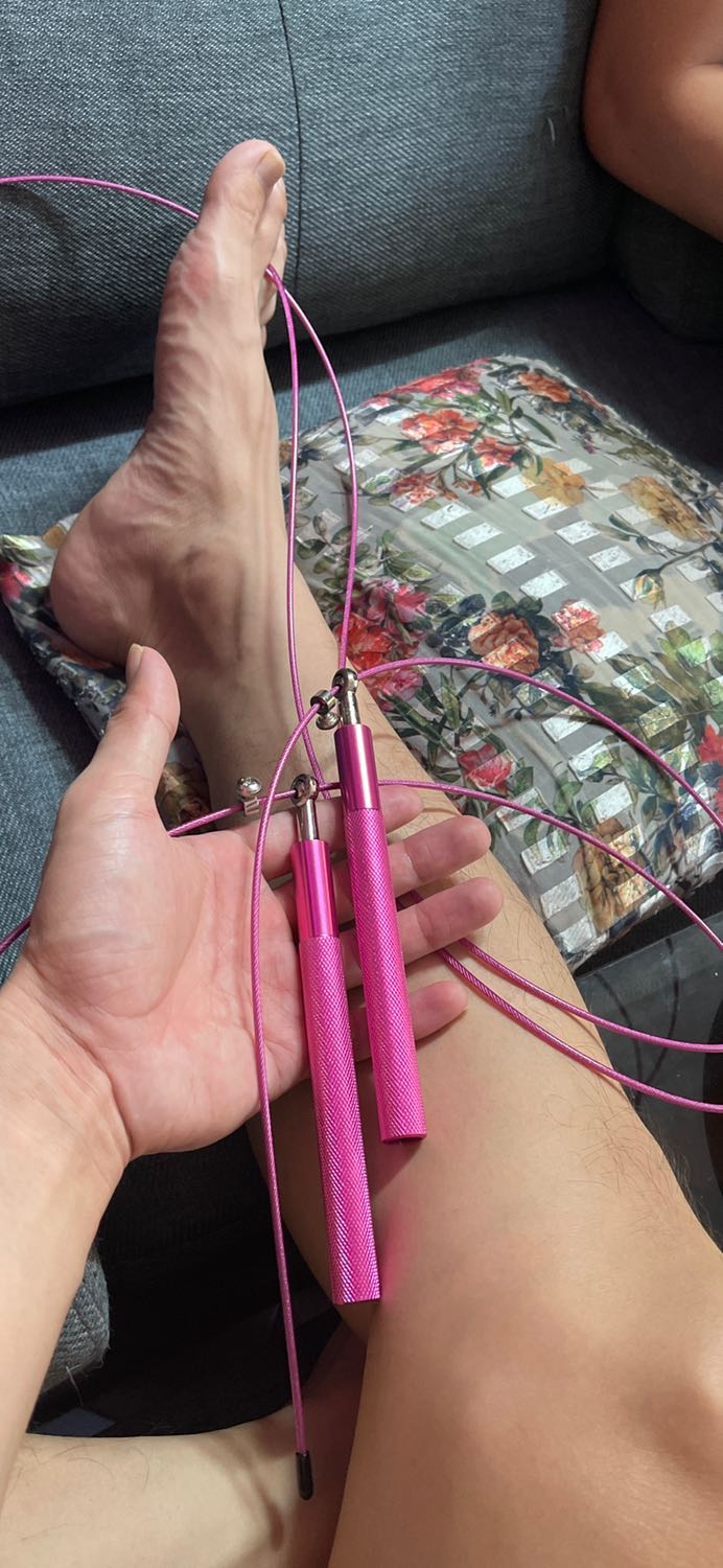 Sản phẩm tốt , màu hồng trang nhã đem lại nét sang trọng cho người tập , thu hút ánh nhìn của mọi người xung quanh , mua rồi để chống mắt lên xem tập được mấy lần 😂