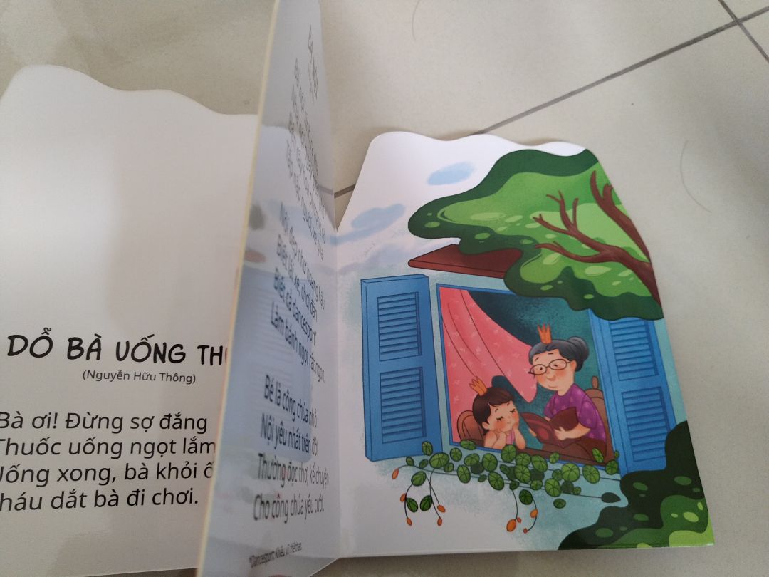 Sách bìa cứng cáp, bo các góc kỹ. Hình vẽ sắc nét, màu đẹp. Bên chữ bên hình, mang ý nghĩa giáo dục cao. Rất tốt để dạy cho các bé trước khi đi ngủ.