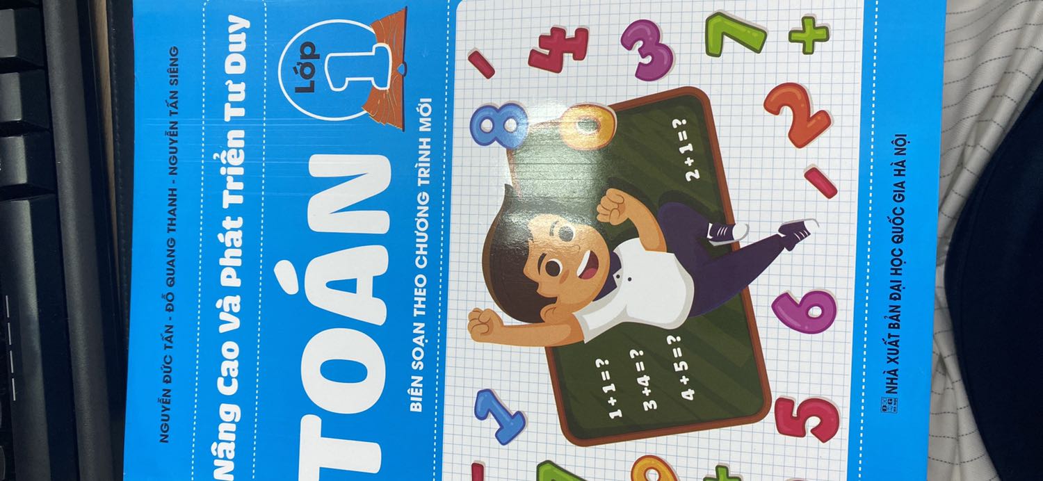 Sách mới đẹp, có một số hình ảnh in hơi mờ nhưng vẫn ko ảnh hưởng tới việc hiểu đề bài. Tiki đóng gói tốt, giao hàng nhanh.