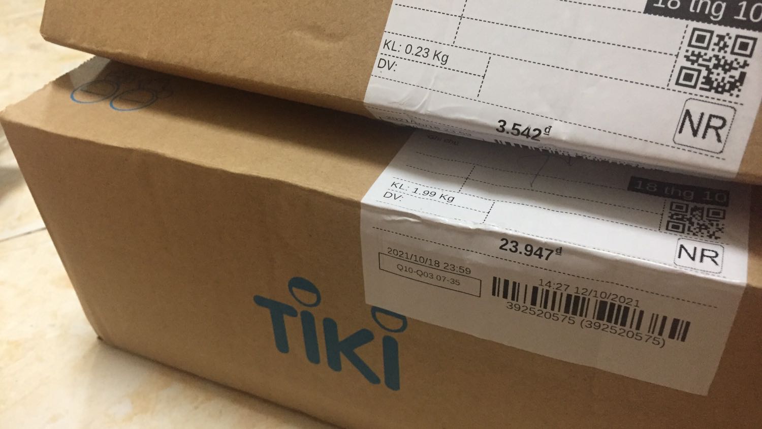 Giao nhanh! Mua với giá tốt! Lần đầu mua sách của tác giả này nên mình sẽ quay lại sửa đánh giá sau khi đọc xong. Đóng gói hàng tốt, sách mới và đẹp ạ! Đáng mua nha mọi người! Cảm ơn Tiki đã cho mình mua sách với giá rẻ thế này!