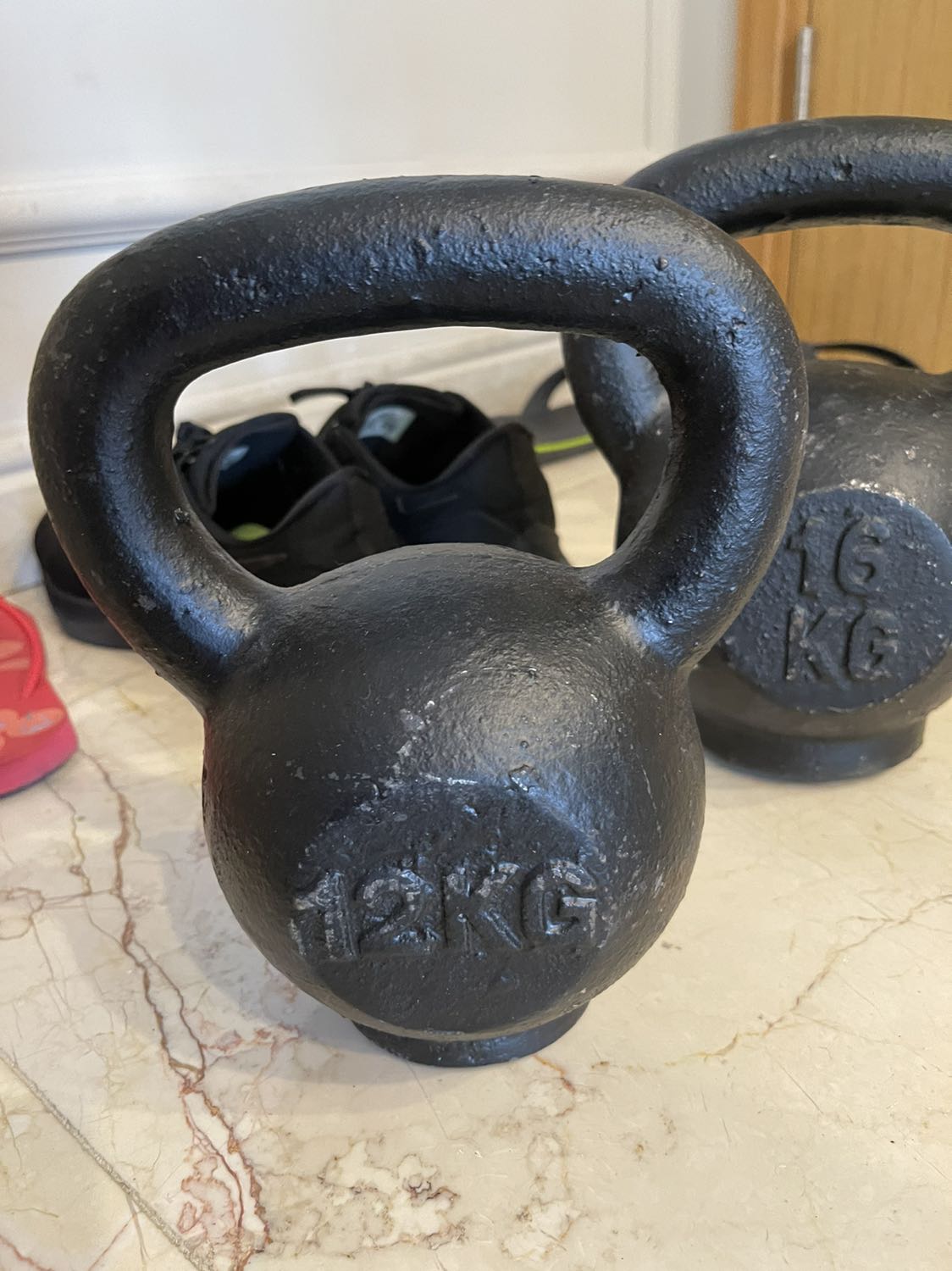 Chất lượng quá tệ, mình chờ hơn 2 tháng, nhận về là 2 cục tạ xước lên xước xuống