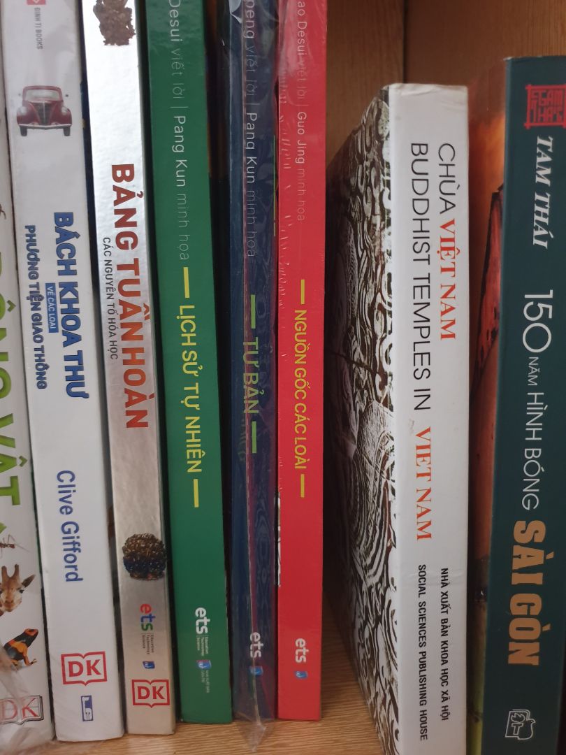 sách mua sale giá rẻ, giấy tốt dày giao hàng nhanh, hài lòng.