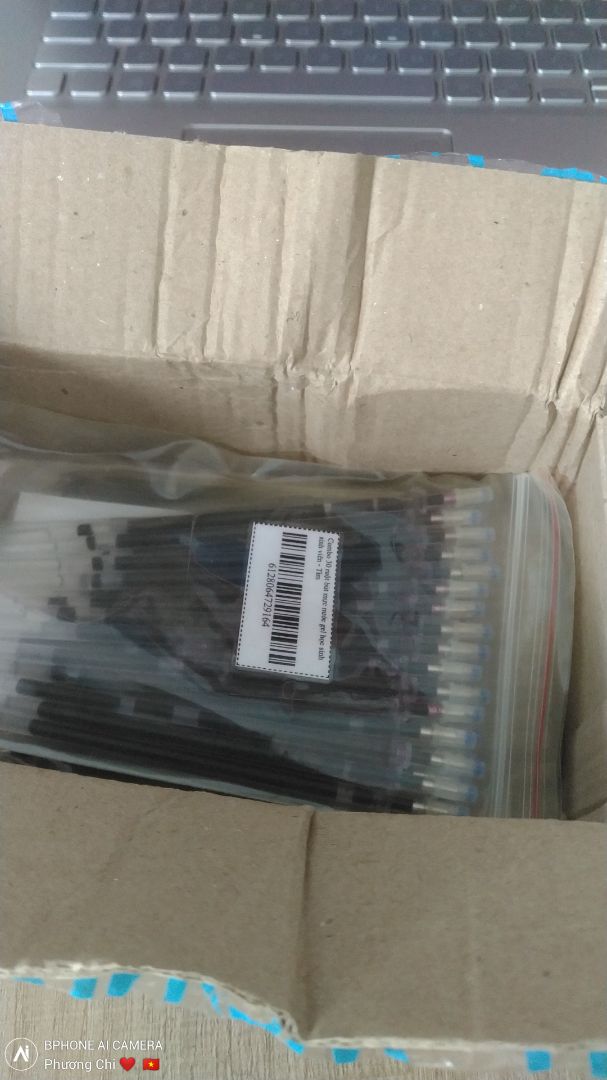 đúng màu, đủ số lượng. gói hàng bị móp méo do di chuyển