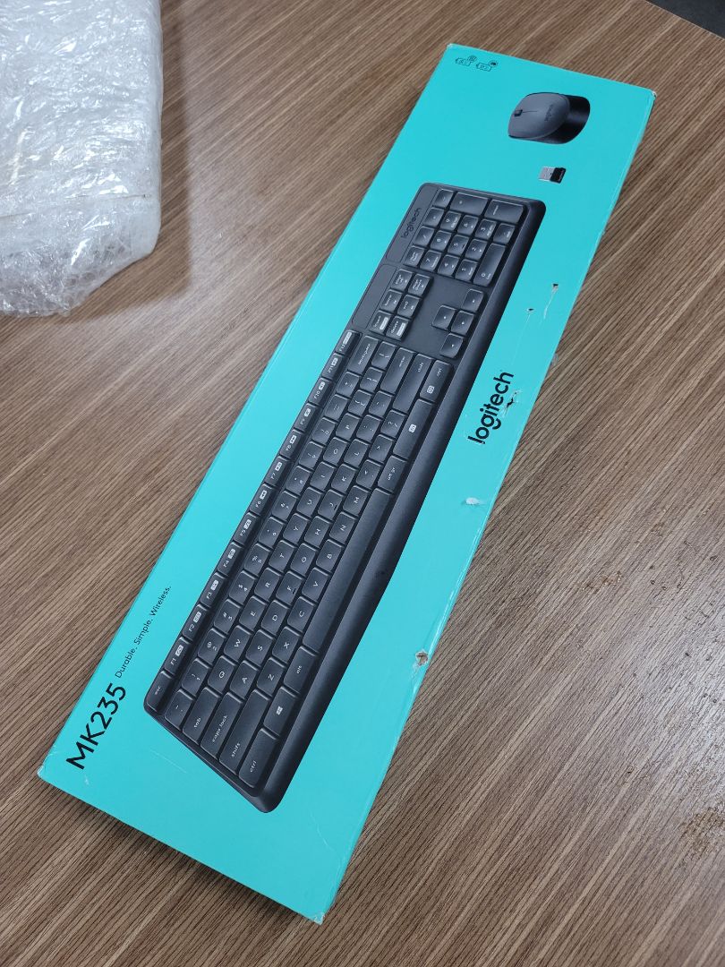 đúg là bàn phím chính hãng nhưng kỉu in chữ trên mặt phím kog đc bền dùg lâu và nhiều sẽ mất ký tự trên phím, giá cao so vs các thươg hịu khác khác. đúg là bàn phím chính hãng nhưng kỉu in chữ trên mặt phím kog đc bền dùg lâu và nhiều sẽ mất ký tự trên phím, giá cao so vs các thươg hịu khác khác.