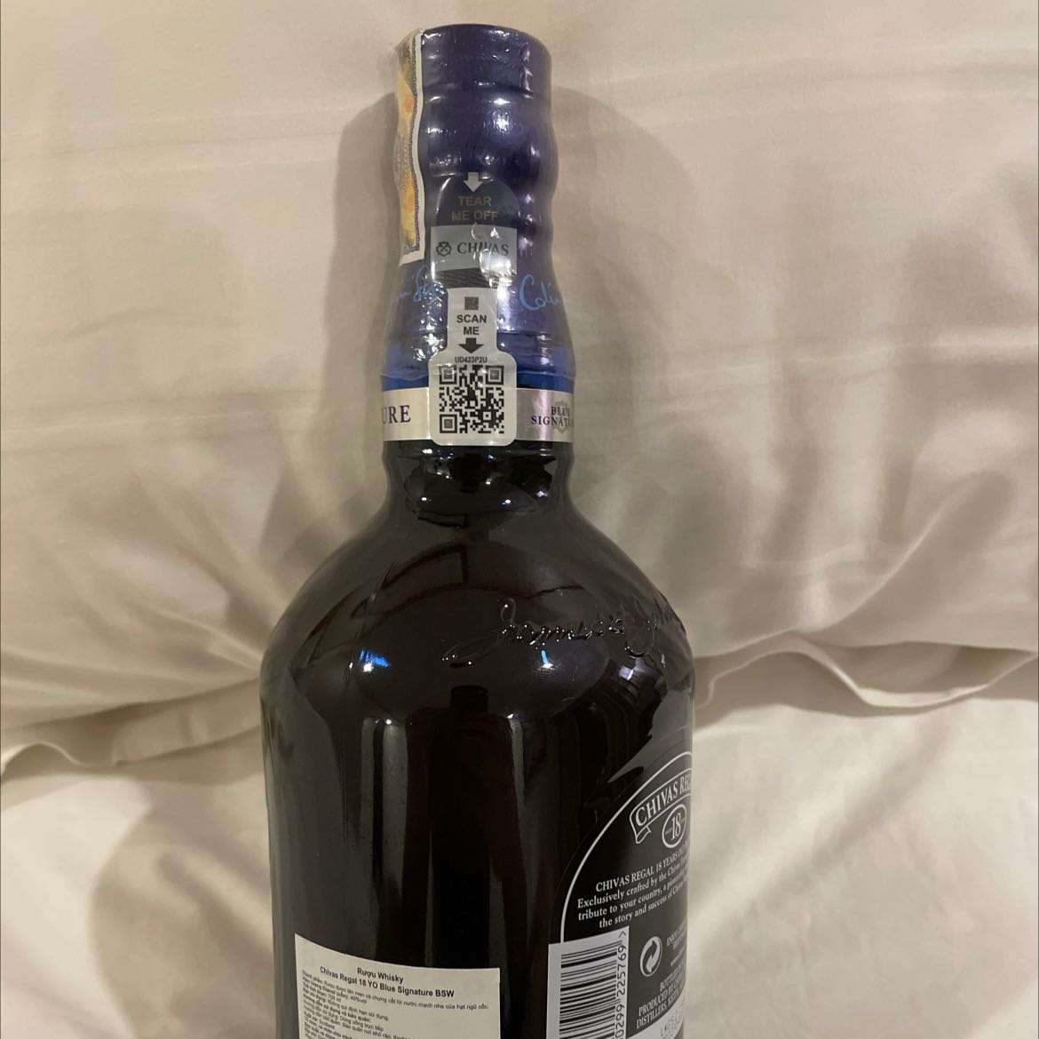 Chưa uống nhưng scan QR code ở cổ chai không ra, scan mã vạch không tìm thấy trên ebay hoặc amazon, không biết vì sao