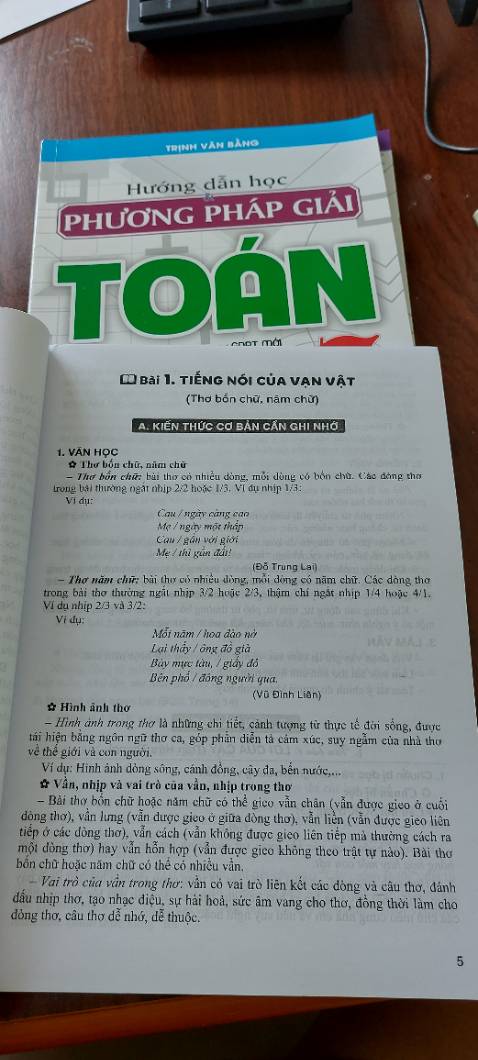 Sách mới, trình bày nội dung dễ hiểu, hướng dẫn làm bài đầy đủ ý, rất hữu ích hỗ trợ các con tự học, cảm ơn shop đã giao hàng đủ và nhanh chóng