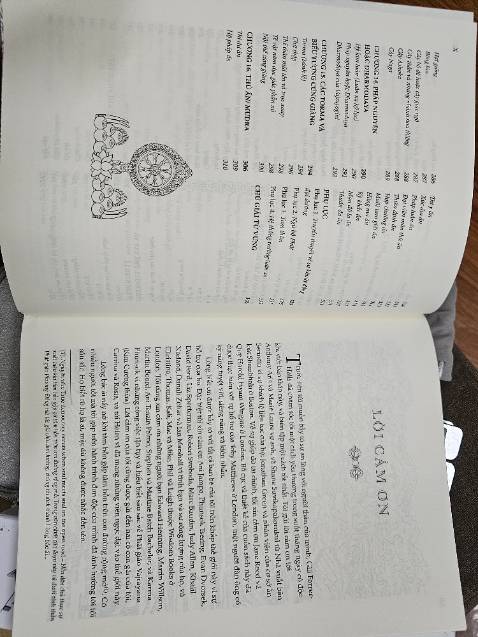 Nội dung ổn, sách đẹp, cung cấp một công cụ tốt cho độc giả muốn tìm hiểu về văn hóa lịch sử và nghệ thuâtn tôn giáo.