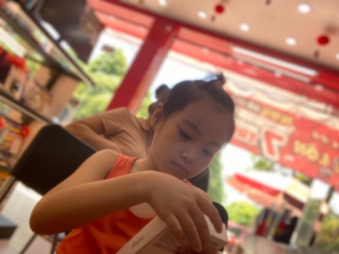 Sp oki. Mùi thơm. Thấm nhanh. K bết dính . Mà dưỡng ẩm cục kì tốt. Giá cũng rẻ nữa