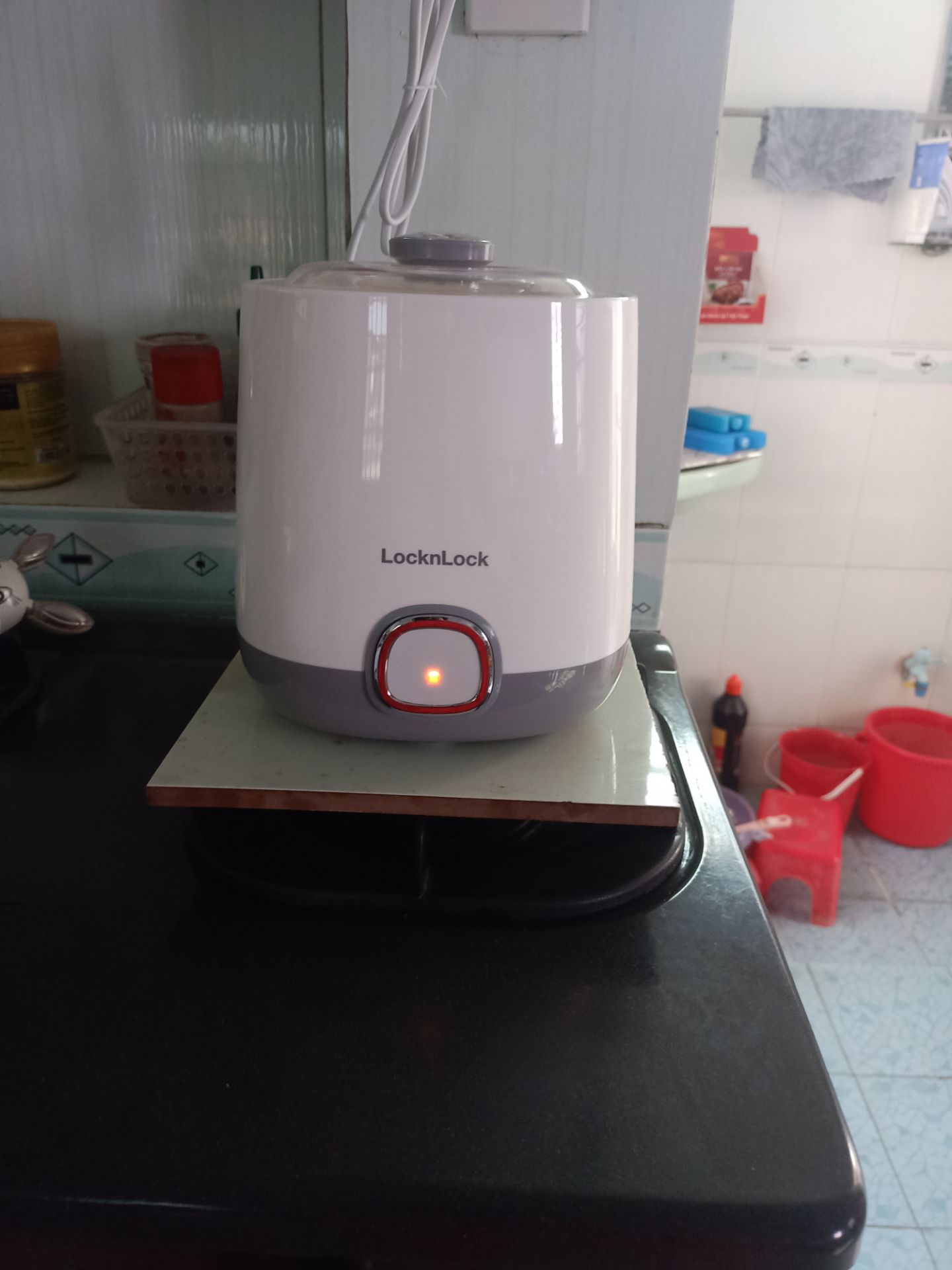 Sản phẩm đẹp nhưng làm vài lần rồi nhưng vẫn không thấy lên men và sánh dẻo không biết có phải do máy không nếu đó máy có đổi được không Sản phẩm đẹp nhưng làm vài lần rồi nhưng vẫn không thấy lên men và sánh dẻo không biết có phải do máy không nếu đó máy có đổi được không