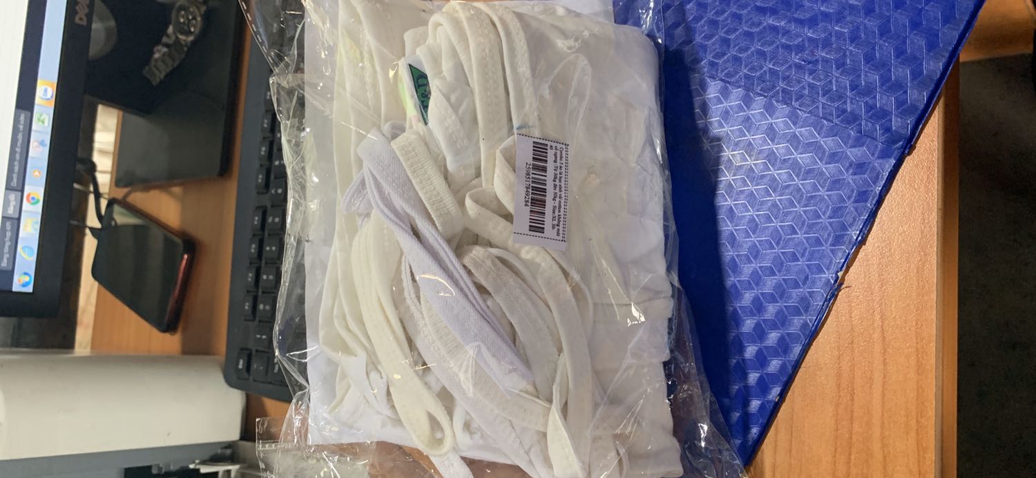 Sản phẩm kém chất lượng, hàng cũ đã qua sử dụng, kèm theo hình ảnh thực. Quá thất vọng về chất lượng sản phẩm của Tiki. Nhânn viên giao hàng thái độ phục vụ quá tồi, không hỗ trợ khách hàng. Yêu cầu trả hàng