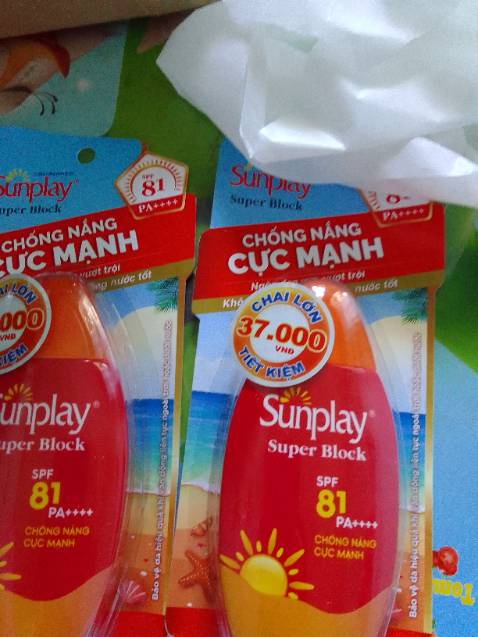 Đóng gói tệ, về đến tay mình hộp méo mó cả, cũng kh có chống sốc. Shop *** người, mình thấy để là tặng son với đơn trên 199k mà đơn mình trên nhưng không được tặng hay có bất kì ưu đãi gì. Quá thất vọng.
Shipper giao hàng thân thiện, nhiệt tình