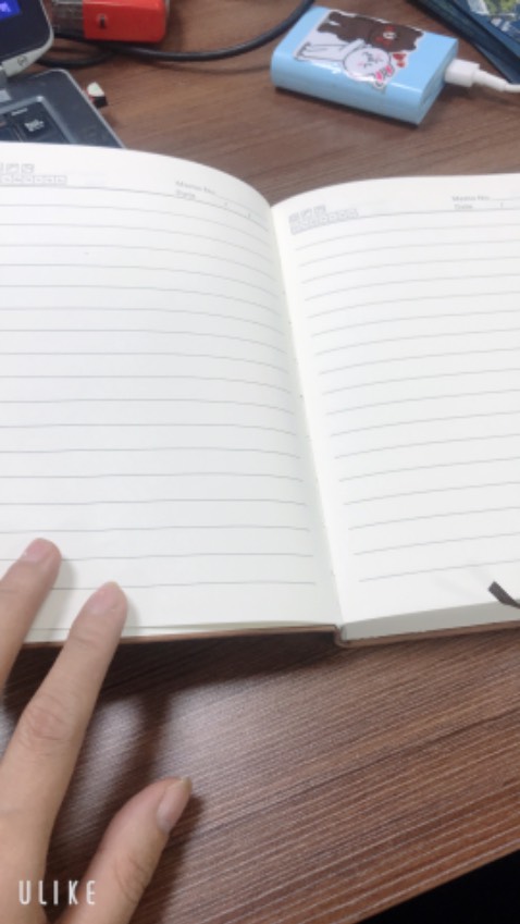 Phải cho 5* chứ sổ đẹp, còn nguyên seal mà giá mềm còn được tặng bút. Quá ưng ý 💕