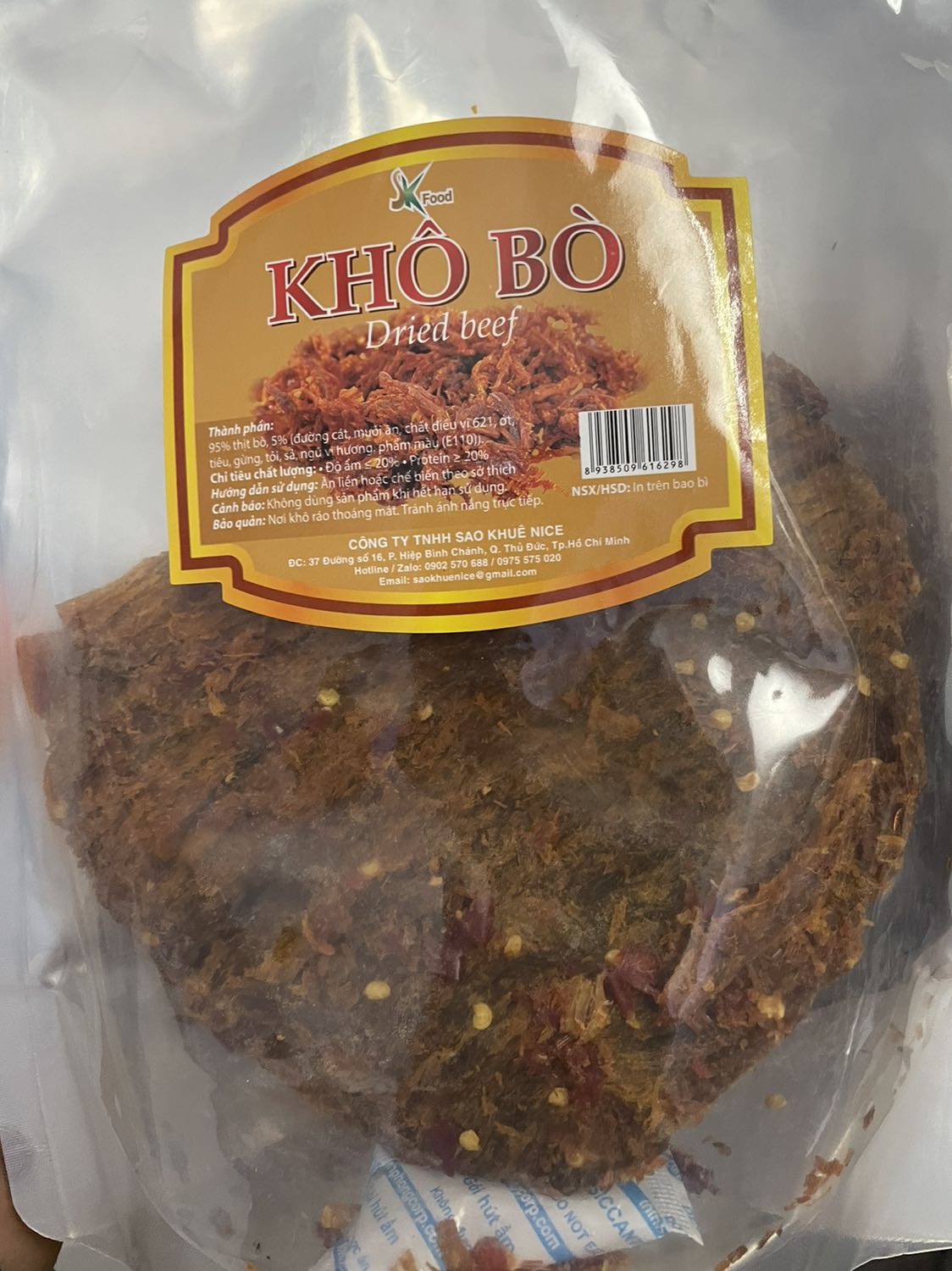 Ăn được nửa gói mới zô đánh giá đây. Ngon mọi người nha. Mình thích ăn đậm nên cay cay, đậm thế này mình rất thích. Còn bạn nào thích ăn nhạt thì cân nhắc nha.