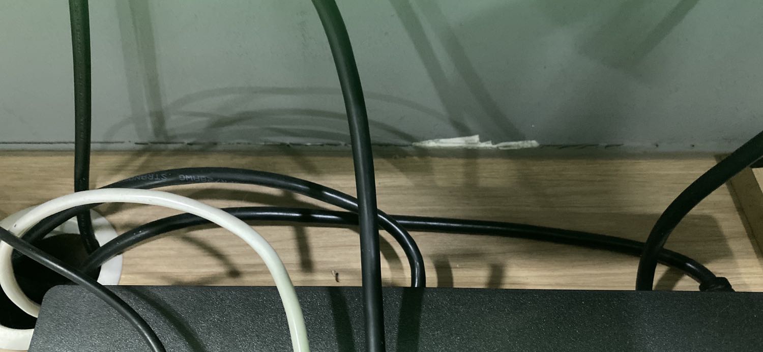 Chơi game trên ps4 nên mình mua thêm sợi lan cat 7 cho đảm bảo tốc độ. Mua về chơi game đỡ lag hẳn