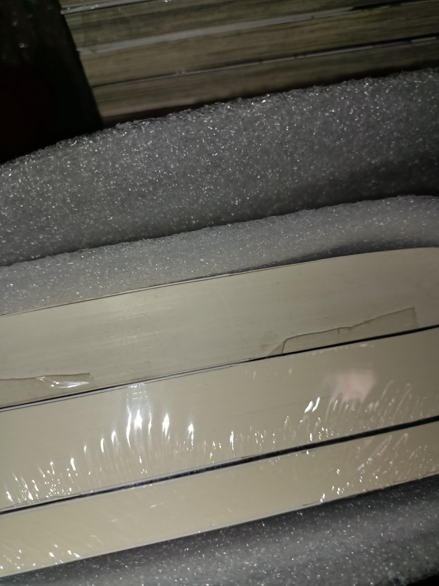 giao hàng nhanh lắm nhaa, đóng gói rất cẩn thận (đây là điểm mình đánh giá cao cho fhs) ! cuốn này mình biết lâu r nhưng lại chưa có dịp đọc thử, thấy có khá nhiều ac recommended. Nói chung đang khá là mong chờ 🤓💫