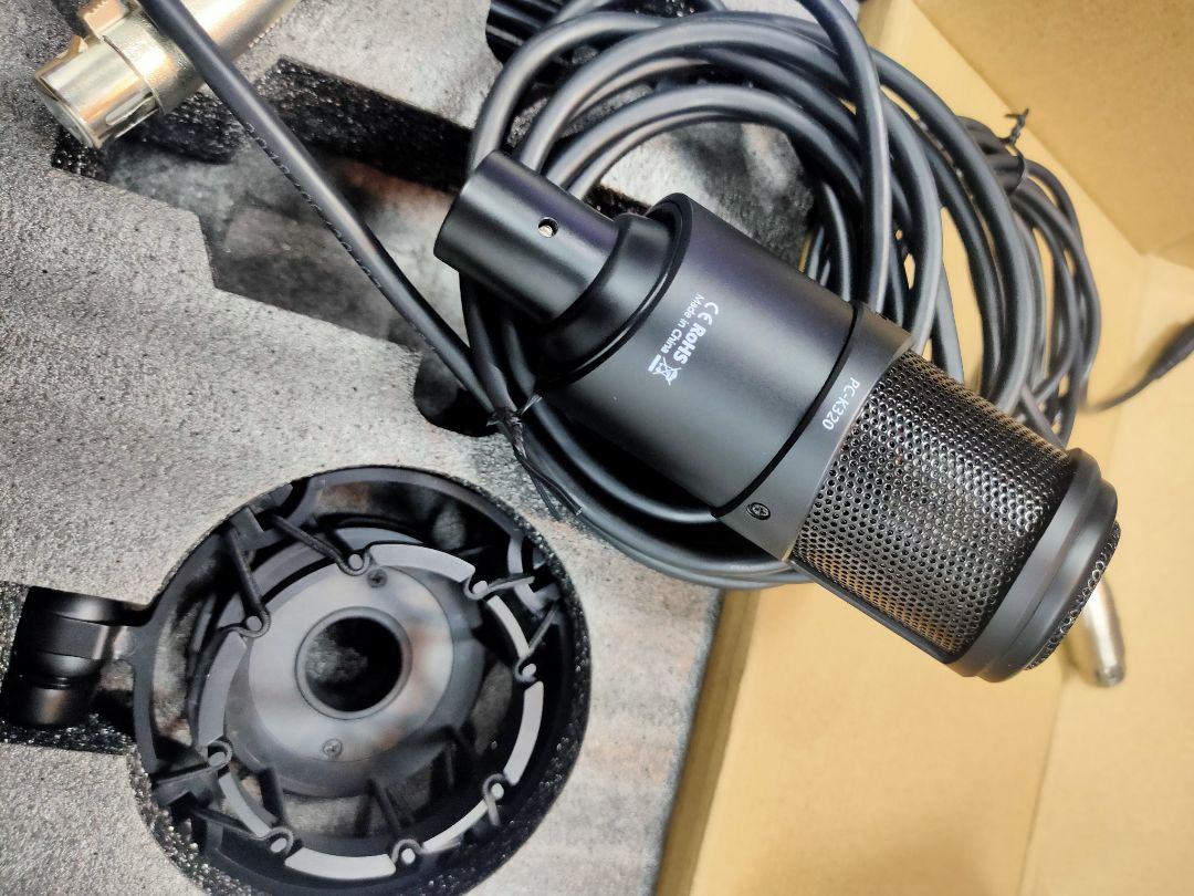 hộp cứng chắc , ok nè , bao bì nhãn mác rất lung linh , đúng hàng chuẩn có khác . xứng đáng đồng tiền bát gạo nè