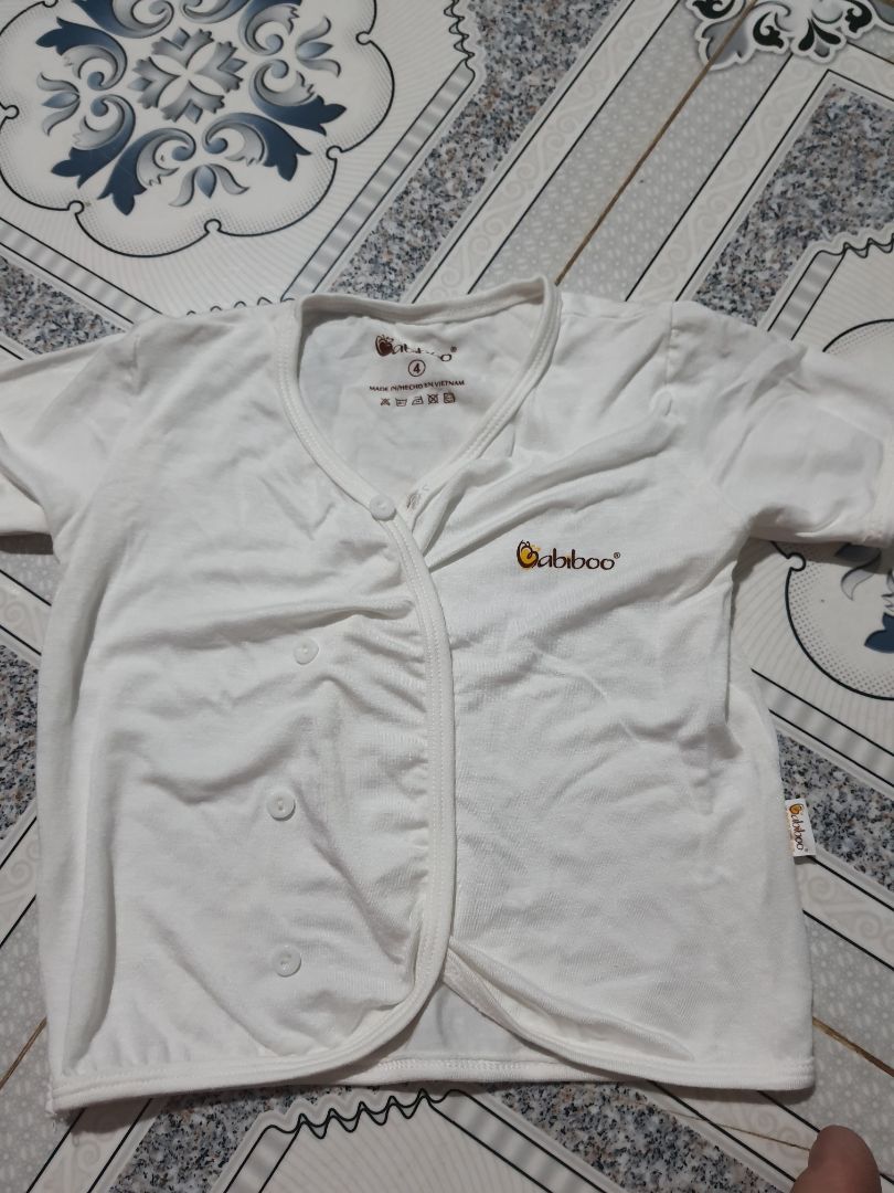 vải thì ổn nhưng may quá ẩu. vải thì ổn nhưng may quá ẩu.