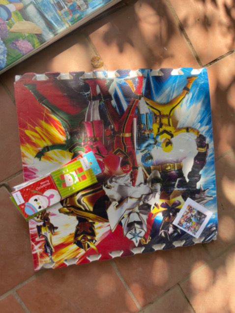 Chất liệu khá tốt, cảm nhận tấm ghép kín kít, tuy vẫn còn mùi cao su nhưng ít, đáng mua trong tầm giá! Chất liệu khá tốt, cảm nhận tấm ghép kín kít, tuy vẫn còn mùi cao su nhưng ít, đáng mua trong tầm giá!