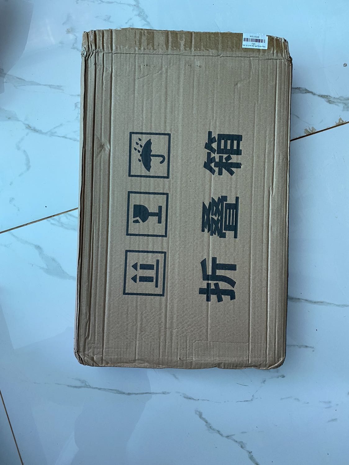 Giao sai màu sản phẩm, thiếu tấm lót chống nước, rất mong nhận được phản hồi từ shop và Tiki./.