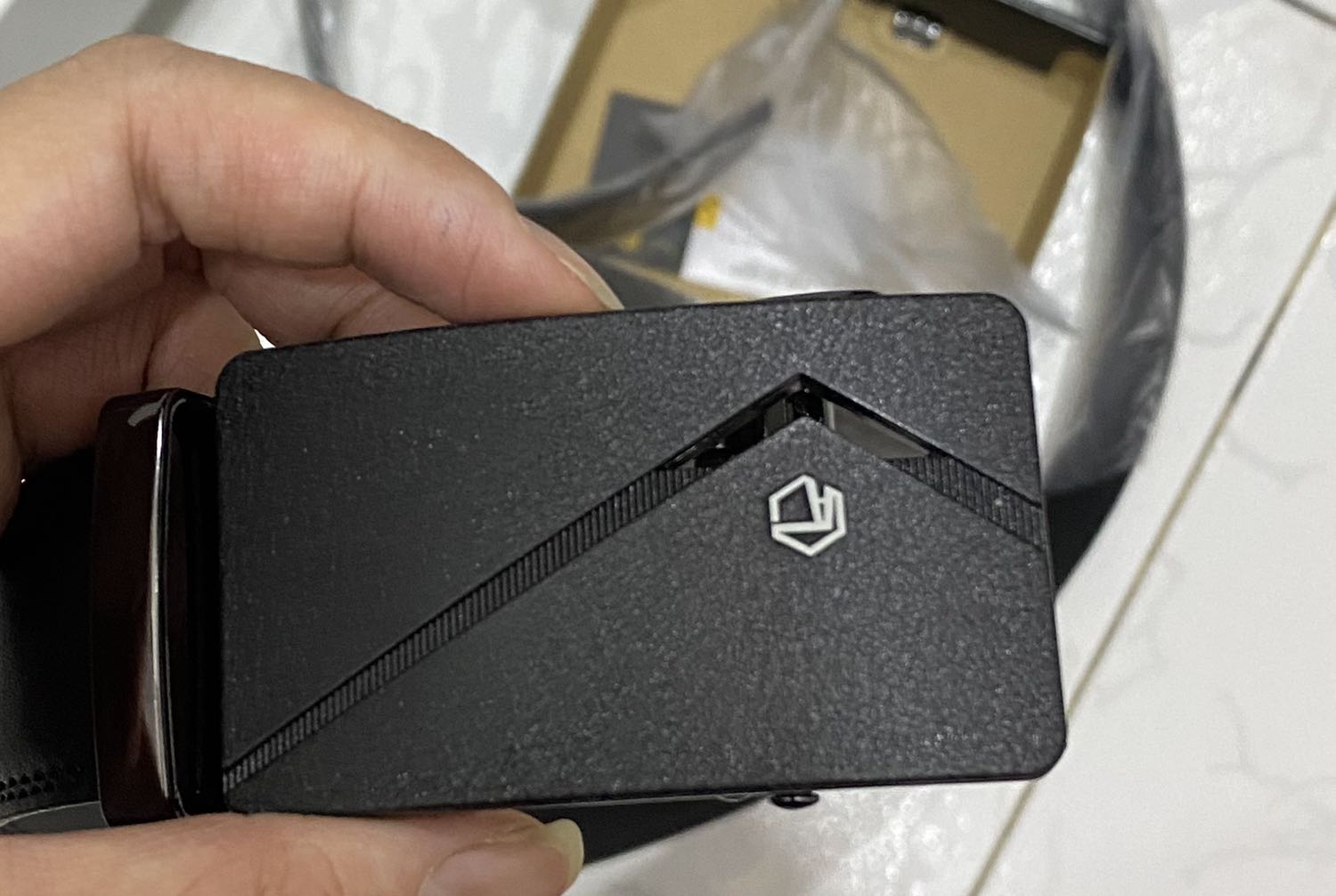 Nhận hàng sớm hơn 1 ngày so với thời gian dự tính
Sản phẩm đẹp như hình 
Đóng gói cẩn thận, chắc chắn.