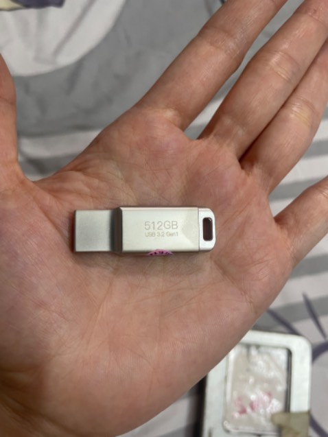 Giao hàng nhanh & cẩn thận, nhưng giá cao vậy mà dung lượng chỉ có 472GB chứ đâu đc 512GB như miêu tả sp hay in trên usb đâu?
