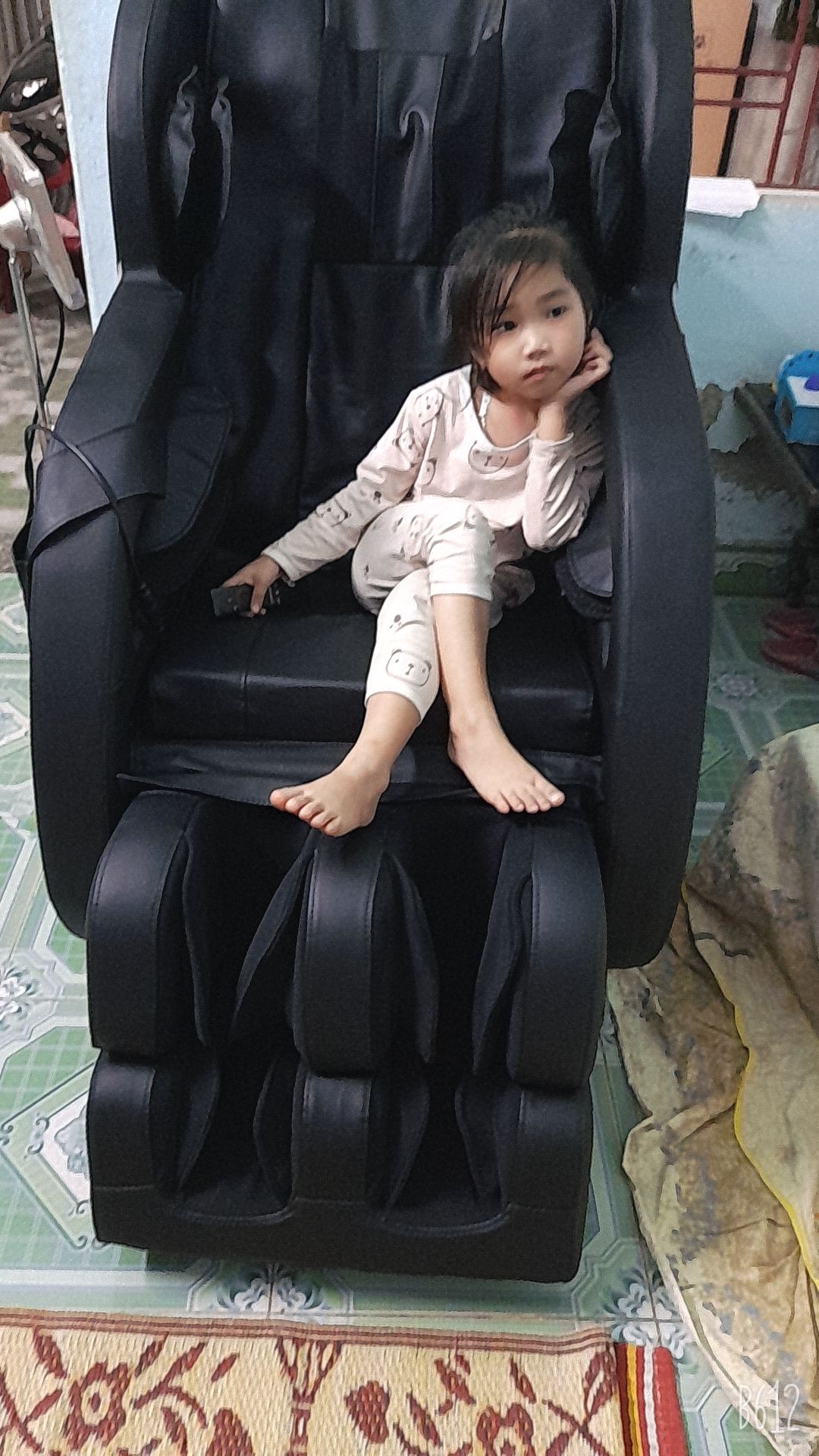 mua tặng ck thẤY ck mình ưng lắm còn cai cả thuốc lá nữa .hihi.mình ngồi ké chỉ thích chế độ đưa nôi thôi. mẫu nhí cho mẹ chụp