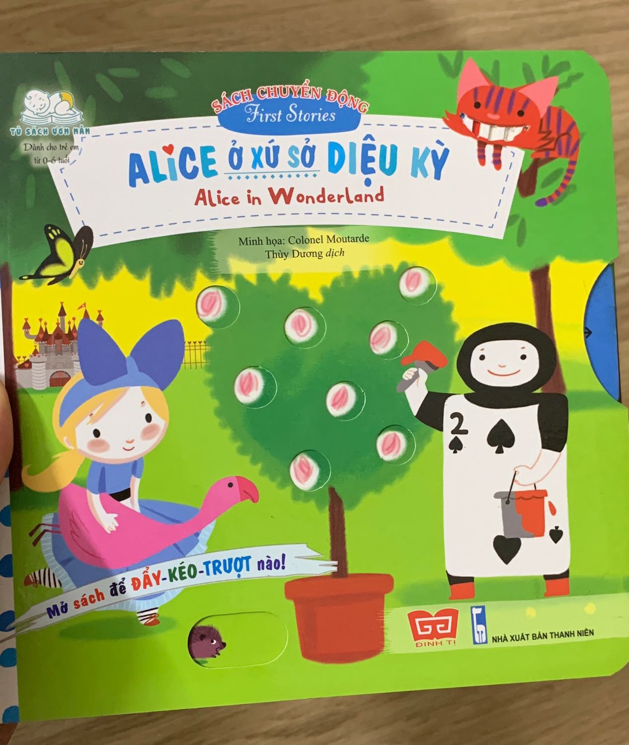 Sách có nội dung hơi cụt lủn và hơi cũ