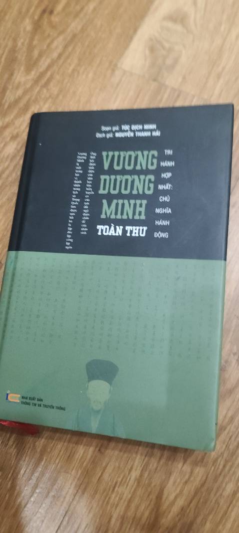 Sách đẹp, chắc chắn, hữu ích...