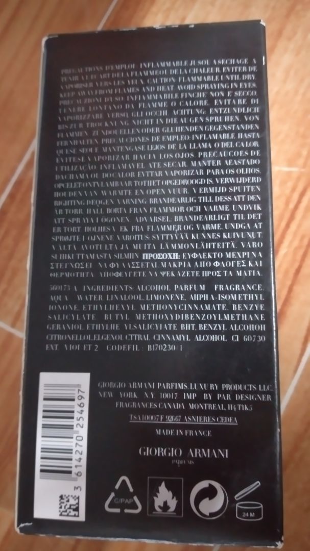 Shop làm ăn ***, đăng flash sale, khi khách hàng đặt mua và thanh toán trước thì muốn giao gì thì giao. Treo đầu dê bán thịt ***. Tôi mua con chuột sạc thì giao chai nước hoa, thông báo cho bộ phận chăm sóc khách hàng trên 2 tuần chưa giải quyết,  tiki là sàn thương mại điện tử lớn mà để 1 số shop làm ăn *** thì quá mất quy tín. Tôi quá thất vọng về Tiki. Đây là kinh nghiệm mua hàng trên mạng, tôi xin chia sẻ với các bạn, đừng bao giờ thanh toán trước khi chưa nhận hàng. Xin cám ơn đã đọc vài dòng chia sẻ của tôi./.