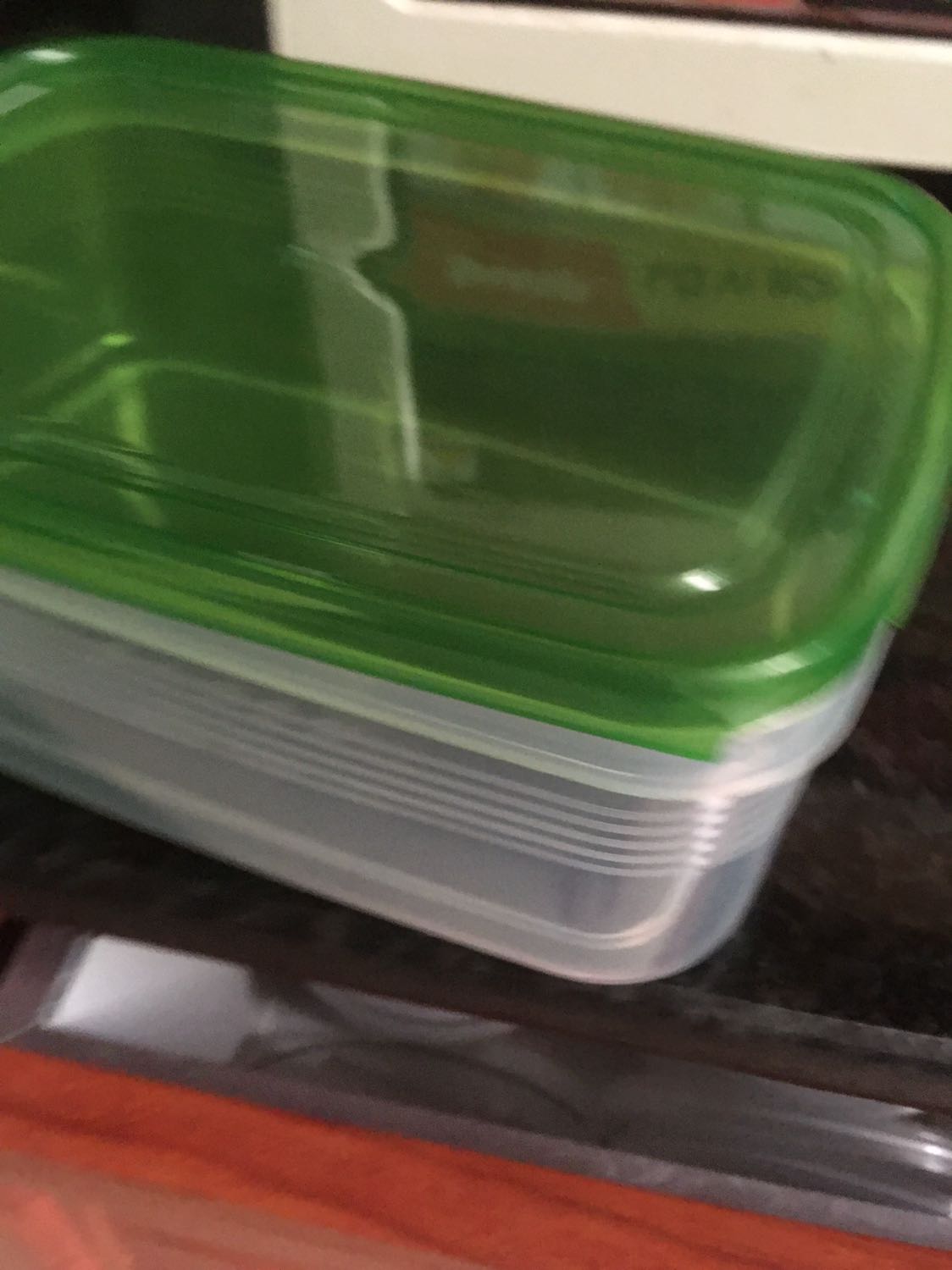 nắp hộp bị vỡ