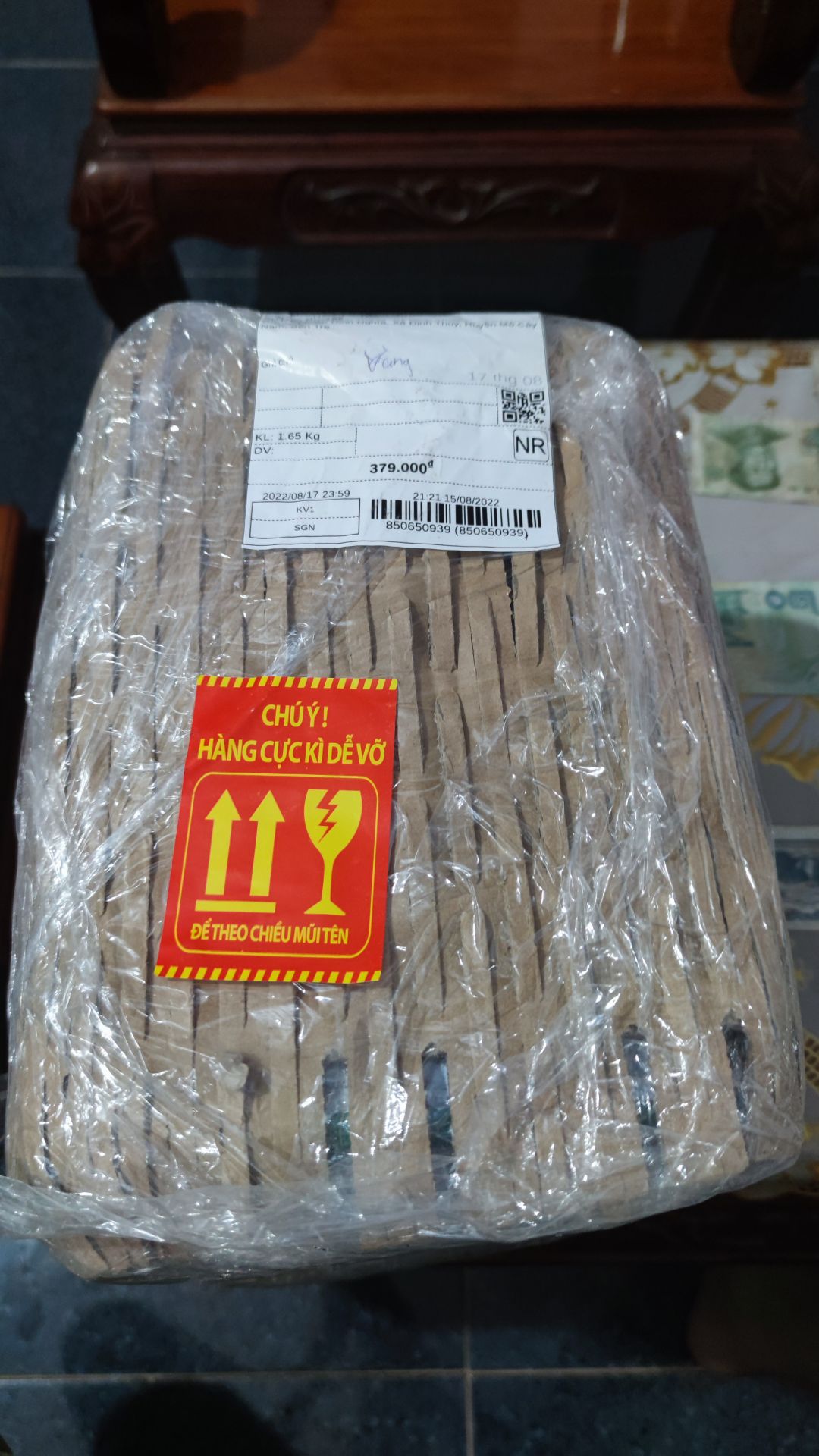 Tiki giao siêu nhanh đặt lúc tối đến trưa mai là có, đống gói cẩn thận, bình tốt, đẹp sử dụng ok, đun nước nhanh sôi và an toàn