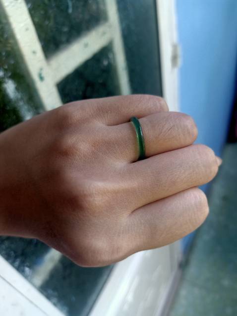 Nhẫn đẹp, đeo vừa tay. Đeo mấy tháng rồi giờ mới đánh giá. Nói chung là hài lòng 😁