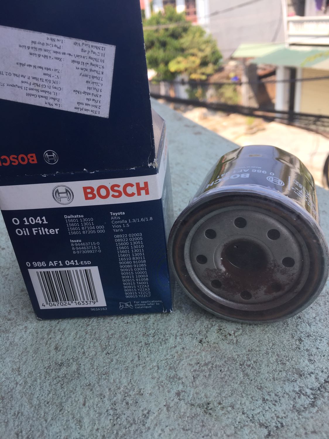 Lọc dầu gửi cho mình như thế này thì mình dùng làm sao được ?