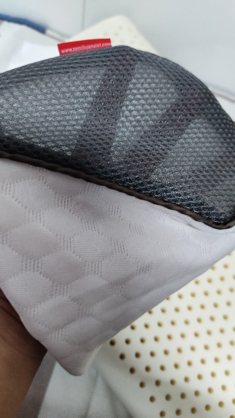 Ruột mùi thơm nhè nhẹ mà không hôi mủ. Con nó nằm mà cứ lấy đầu dụi dụi thấy ham