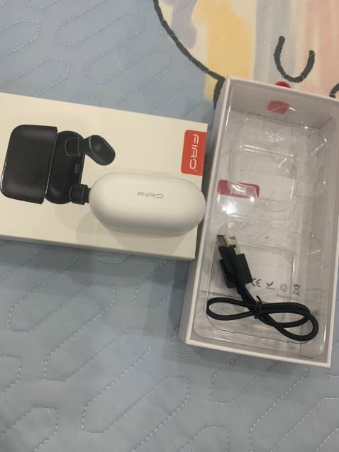 5*: Giao nhanh và nhiệt tình đúng theo phong cách TIKI.
5*: Hàng chính hãng FIRO, rất chất lượng, âm thanh hay, âm bass rất tốt.
5*: Nhà bán tư vấn và phục vụ tốt.
--->> Nói chung LÀ Tuyệt Vời.