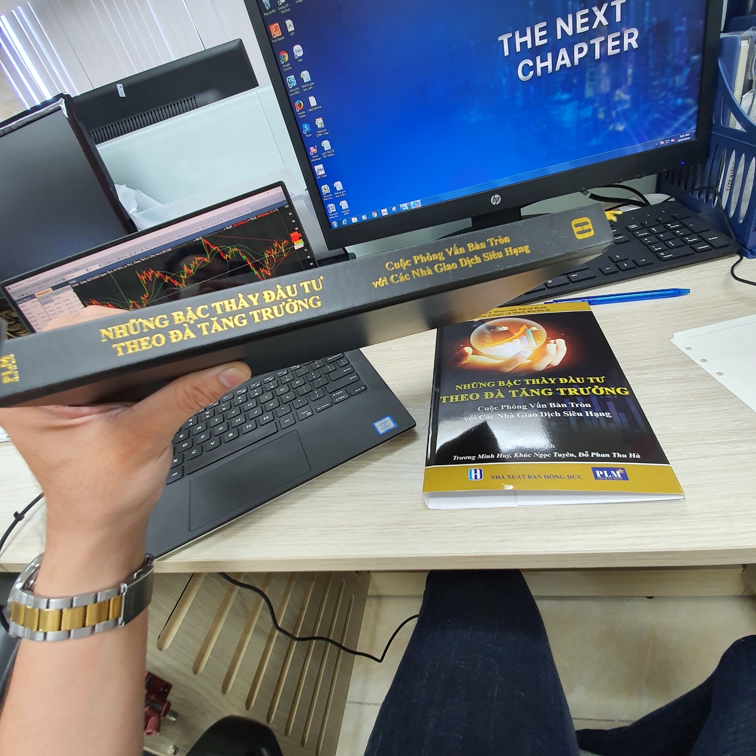 Hình thức: Sách rất đẹp, đóng màng bọc kỹ càng. Ngoài bìa lót còn có bìa đen bên trong mạ vàng sang trọng và tinh tế
Nội dung: Mình mới lướt qua! Có vẻ rất hữu ích và đáng mong chờ
Giao hàng: Rất nhanh. Mình chọn nhà bán PLM Trading, chọn tiki thường mà mới đặt tối hôm qua đã giao ngay sáng hôm sau.