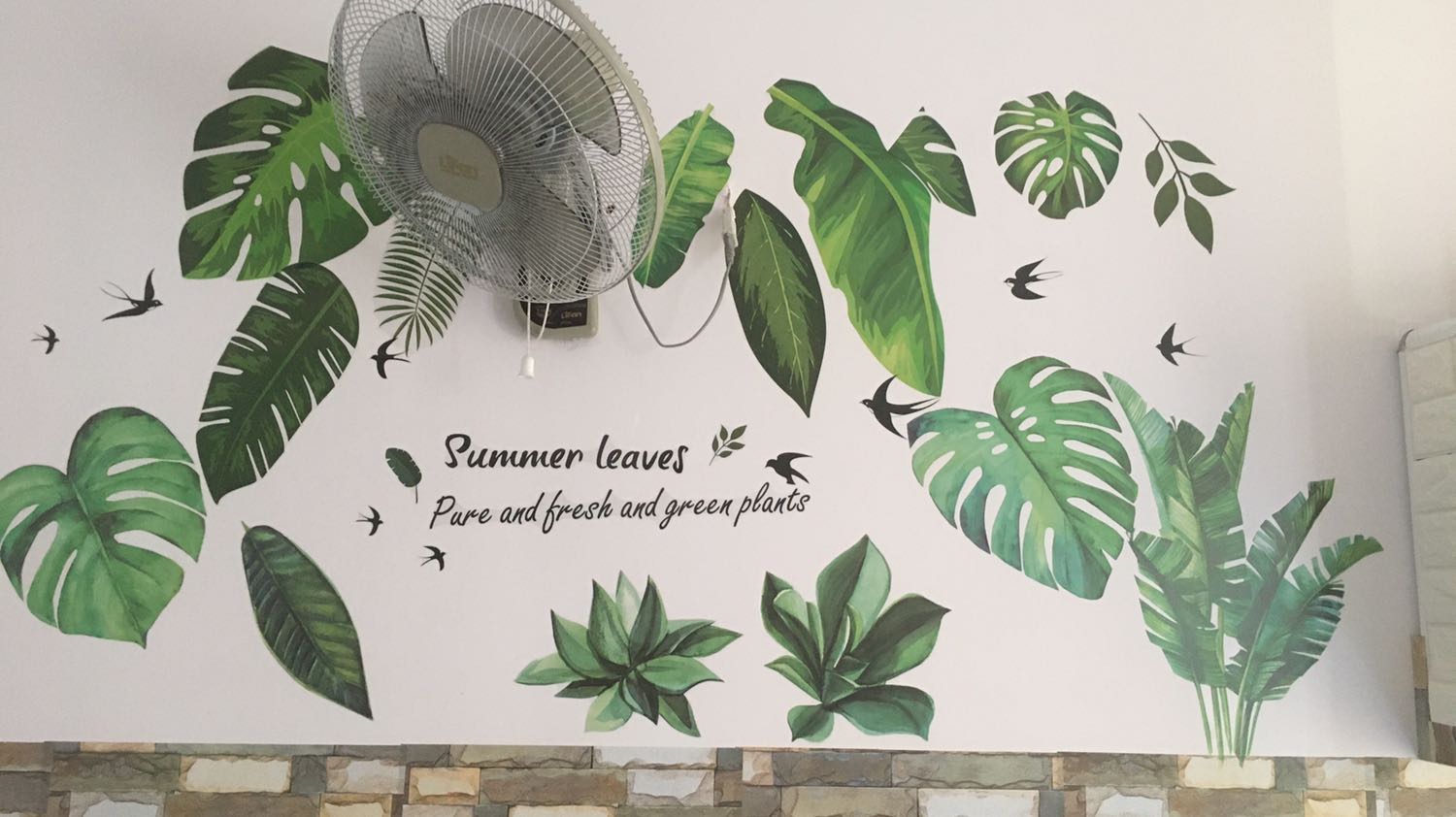 Hài lòng, đến nay đã 2 tuần vẫn ko có hiện tượng bong tróc keo, đẹp và nhìn mát mẻ, luôn ủng hộ tiki