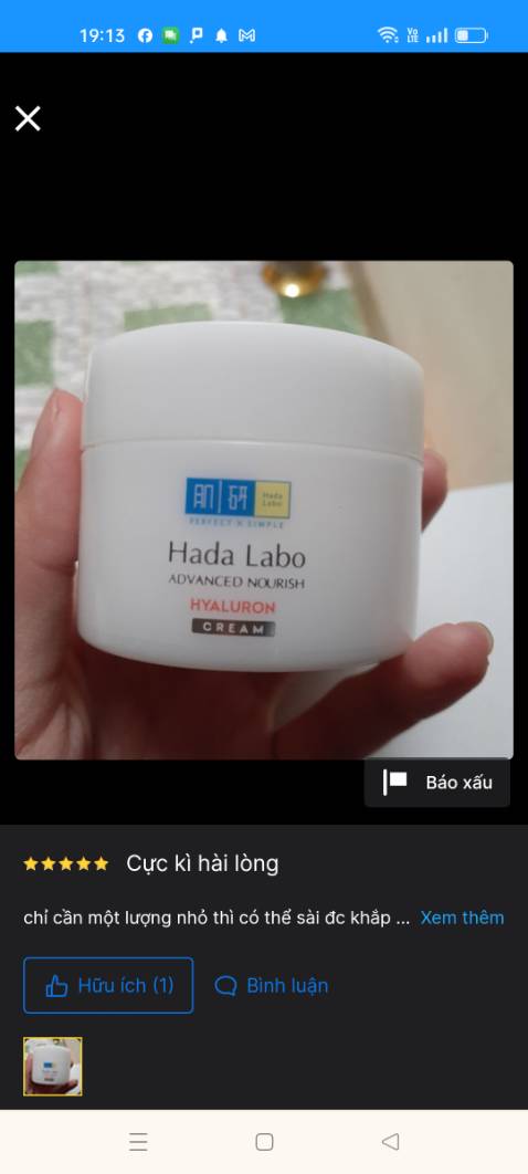 Đã dùng nhiều lần sp này từ tiki. Dưỡng ẩm tốt, từ ngày gặp em này là không lo bong tróc da mặt vào mùa đông nữa, lúc mới bôi lên hơi bết dính nhưng kem thấm khá nhanh sau vài phút là không để lại dấu vết hay cảm giác gì nữa :))