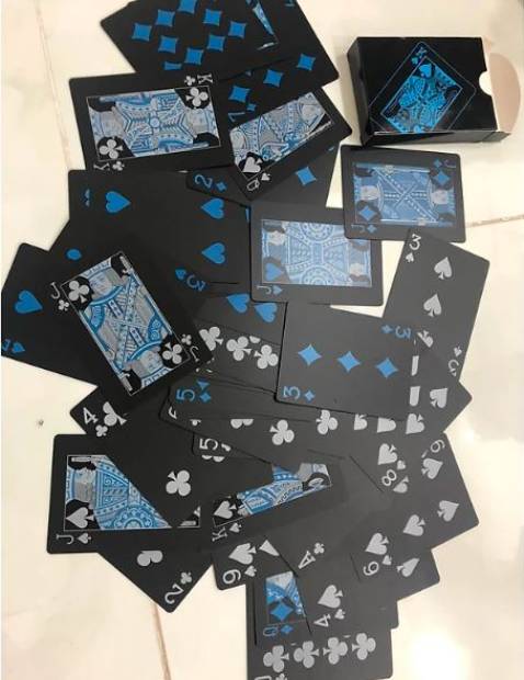 Bài mịn, cầm rất thích. đáng tiền, không bị cong bài. Ngồi xoè bài đã tay lắm, Thanks shop nhìu nhé.