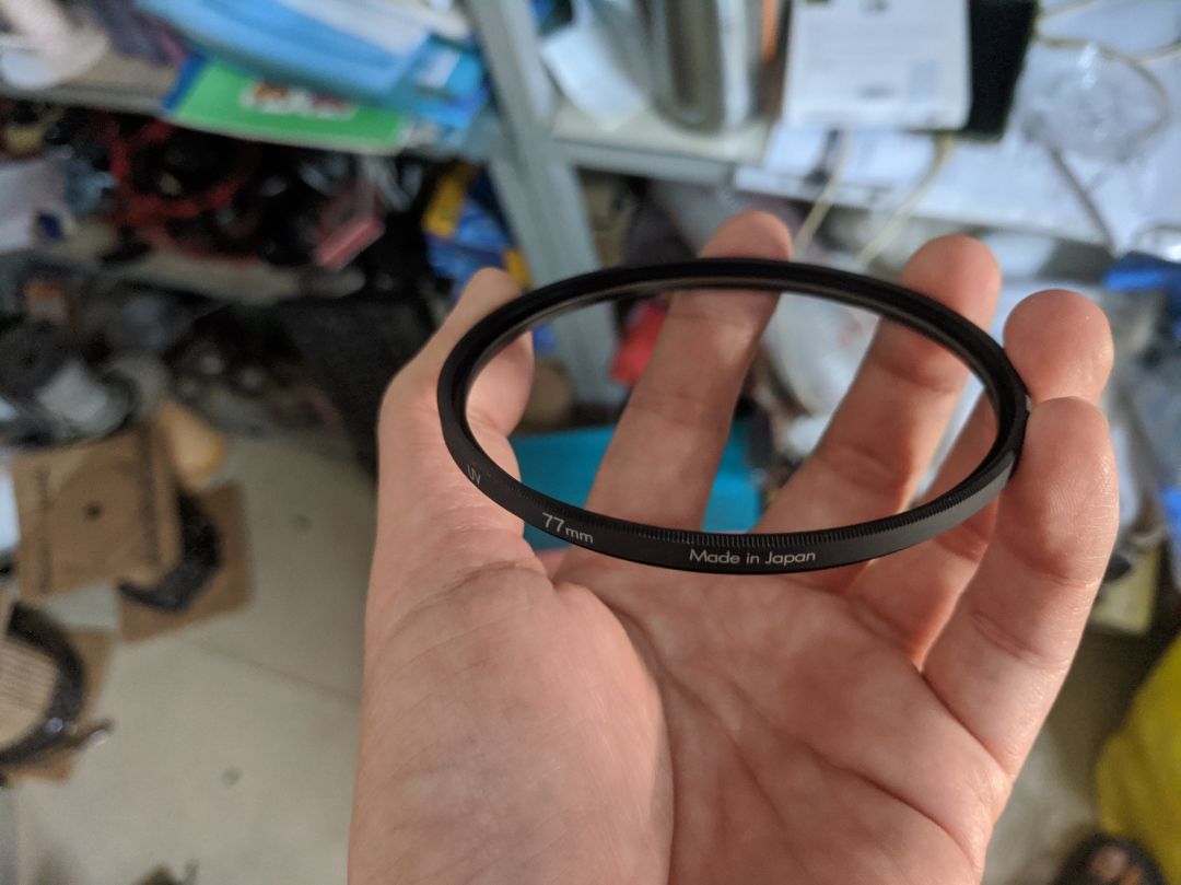 Vận chuyển nhanh, đóng gói kỷ, sản phẩm chính hãng do tixiai nhập khẩu, nguyên seal chưa mở, chất lượng hoya thì khỏi bàn