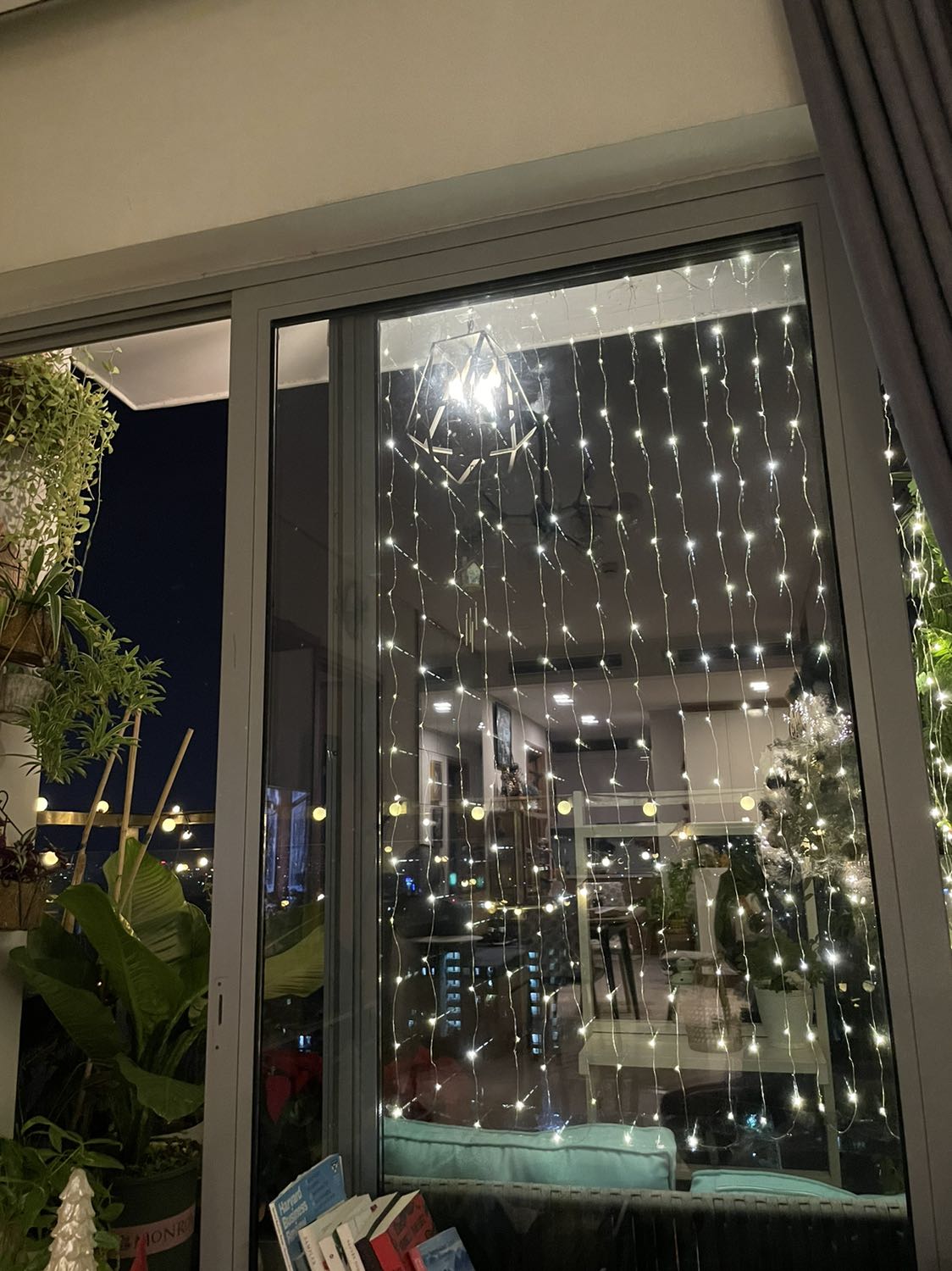 Đèn đẹp lắm bóng đều không bị hư cái nào