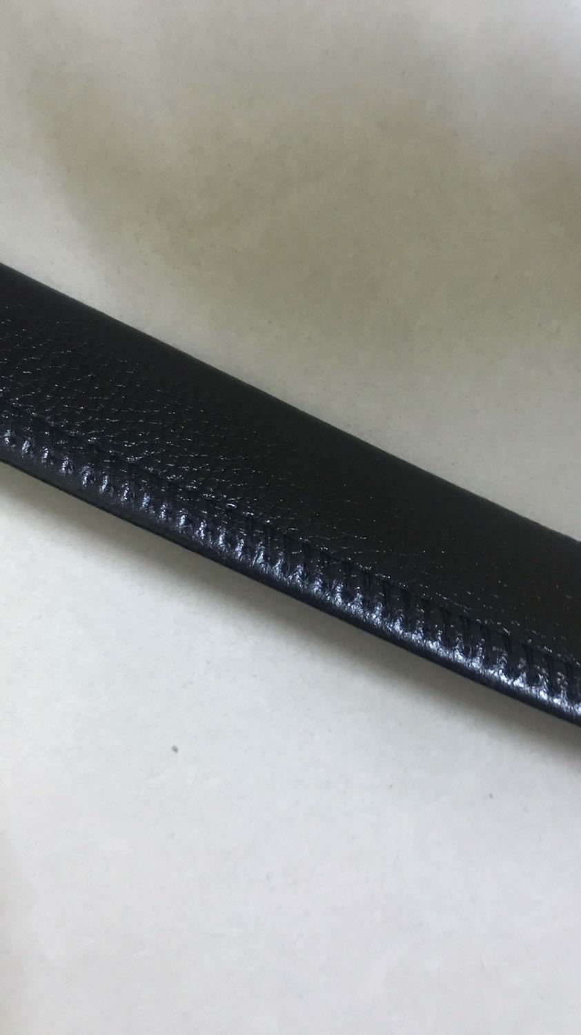 Thắt lưng mặt đẹp, trông đơn giản nhưng chất, đẹp khỏi chê. Dây da dài và mềm mại. Thiết kế khoá tinh tế dễ đeo. Đường may tỉ mỉ. Một sản phẩm giá rẻ nhưng chất khỏi chê luôn. Hàng tốt đáng mua. Ủng hộ shop.❤️❤️