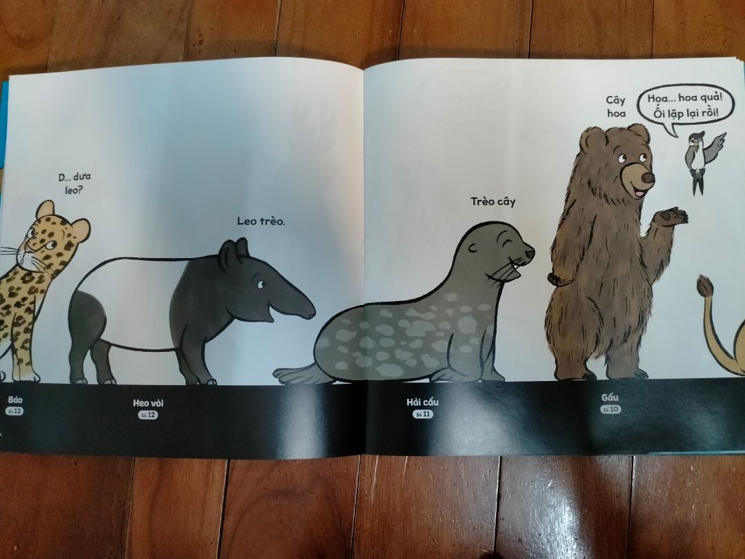 Quyển này rất phù hợp với các bé mầm non luôn ạ. Hình minh hoạ trong sách rất gần gũi, đáng yêu, đẹp cực luôn; chất giấy khá là mềm, mịn, thơm cực luôn.
