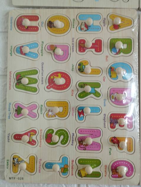 Đầu tiên khen shop là giao chuẩn hình, cái này m rất thích vì m đã thích các mẫu này rồi, chất luợng gỗ ổn, các miếng ghép đc mài mịn, chơi ko lo rằm vào tay con. Trò này cho mấy tấm xong rủ mấy bé nhà hàng xóm chơi cùng con thì ng lớn khỏi cần trông. Mình thấy rất hữu ích luôn ý. Giá cả phù hợp. Tặng shop 5 sao